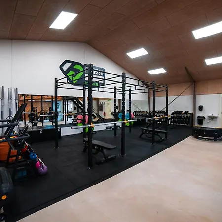 Modern With Fitness 公寓